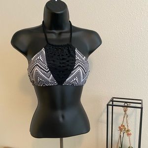 SWIMSUIT TOP